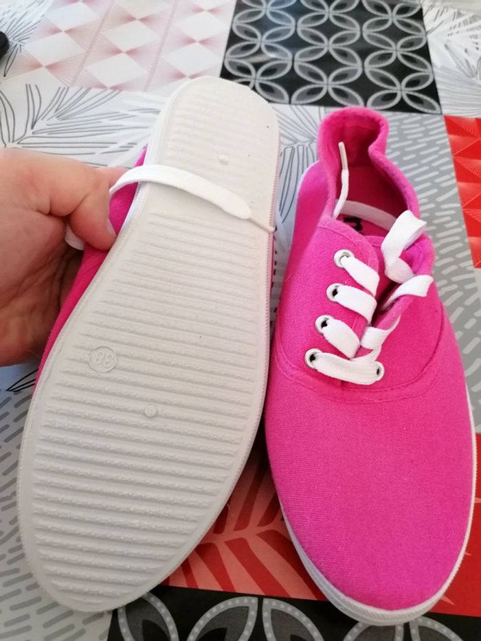 Chaussures NPO rose pointure 38. - photo numéro 2