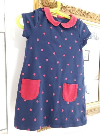 Robe marine à col Claudine rouge