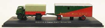 Atlas Editions Scale 4 654 109 - Bedford QL & Baggage Wagon - Bertram Mills