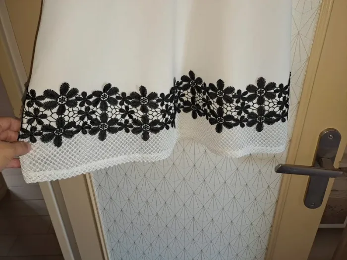 Superbe robe femme Tu taille 38/40 blanche et dentelle noire tbe comme neuve - photo numéro 3