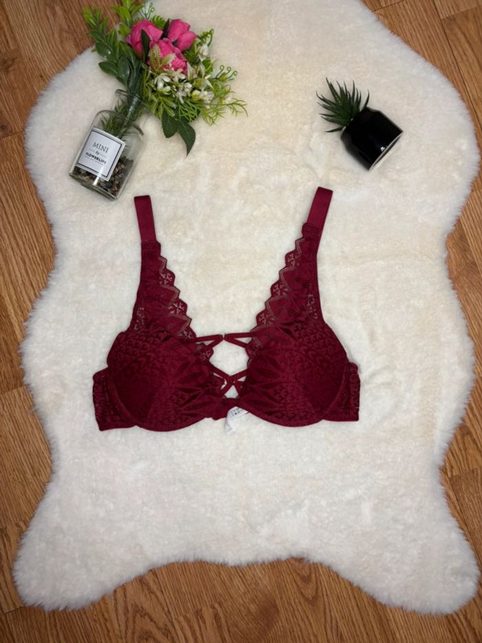 🌺Soutien-gorge en dentelle bordeaux Taille 90C🌺