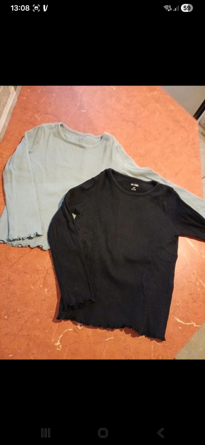 Lot de 2 T.shirts fille taille 4 ans