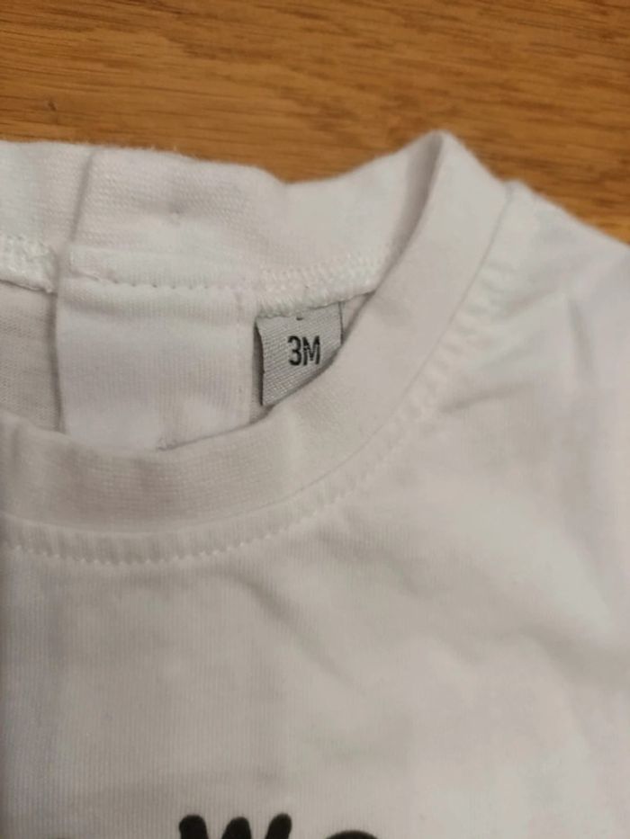 Tee-shirt 3 mois - photo numéro 2