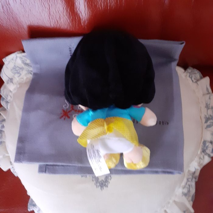 Disney: Peluche-doudou"Blanche-neige" - photo numéro 5