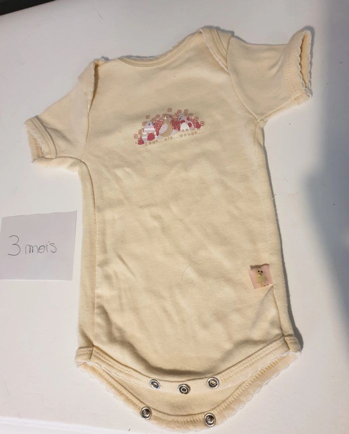 Body jaune clair 3 mois