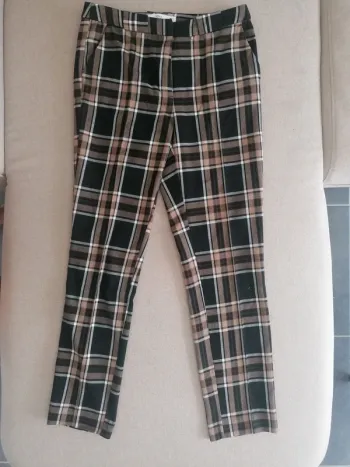 Pantalon à carreaux noir et marron