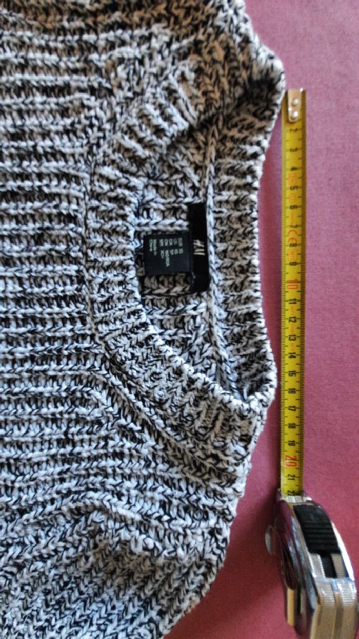 Pull-over noir et blanc taille XS - photo numéro 3