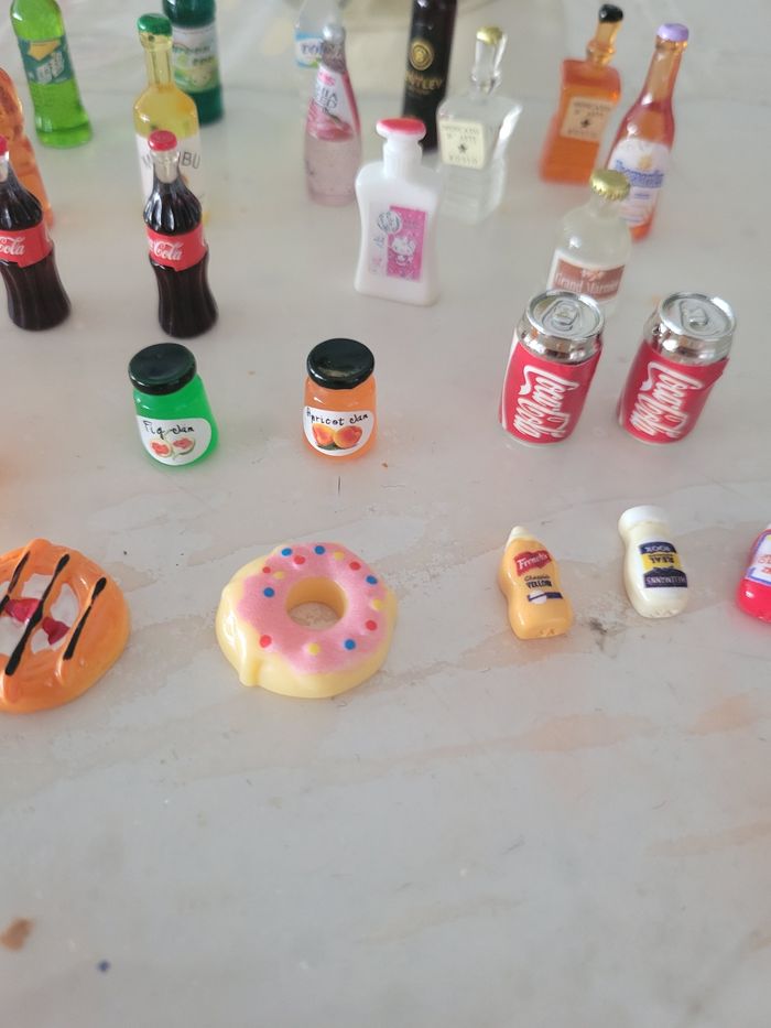 Lot de petits objets pour barbie - photo numéro 8