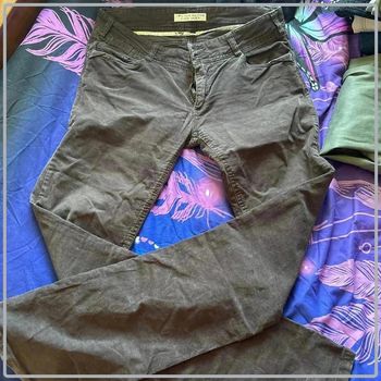 Pantalon style velours taille 40 marque cache cache