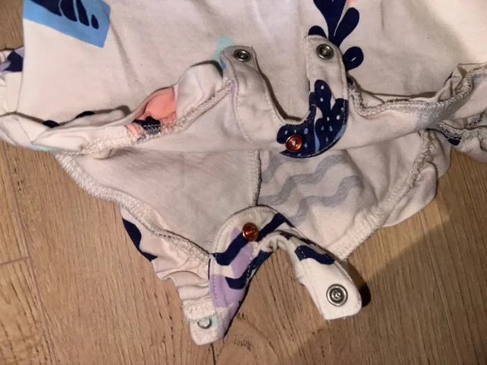 Combi-short 6 mois - photo numéro 3