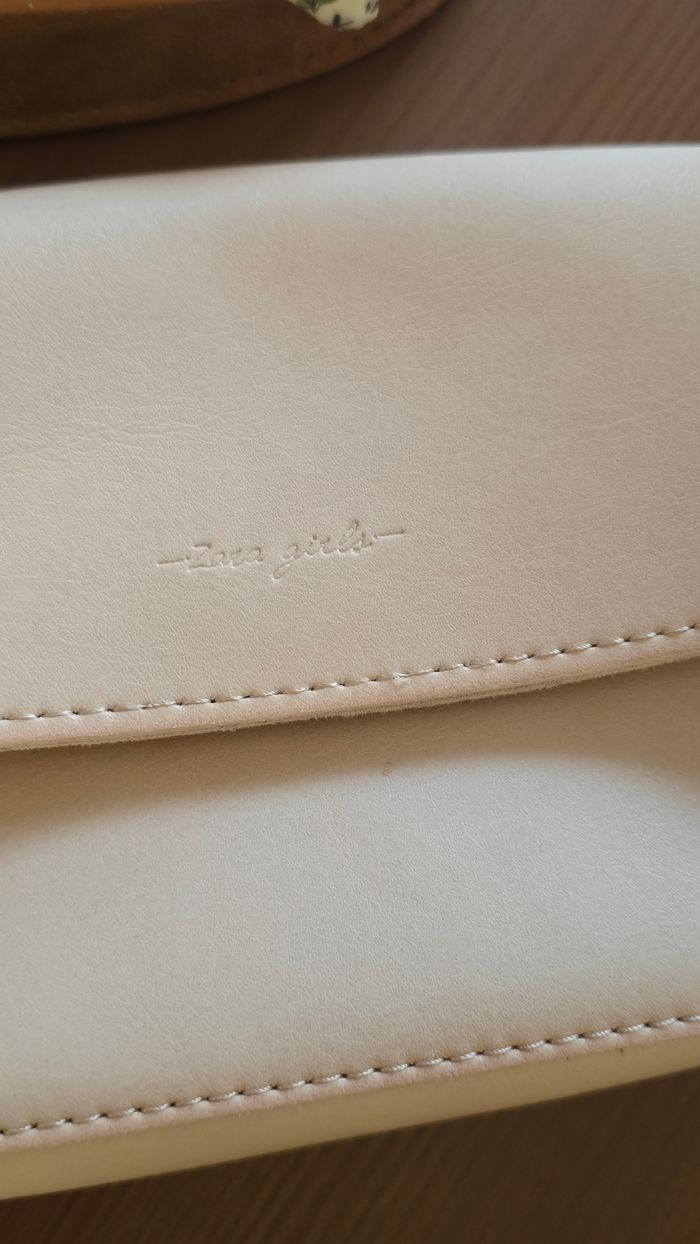 Neufs (non portés) 🥰🤩2 sacs a mains bandoulière pour jeune fille 🥰🤩 - photo numéro 4