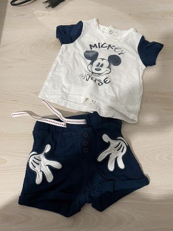 Ensemble t-shirt + short mickey 1 mois