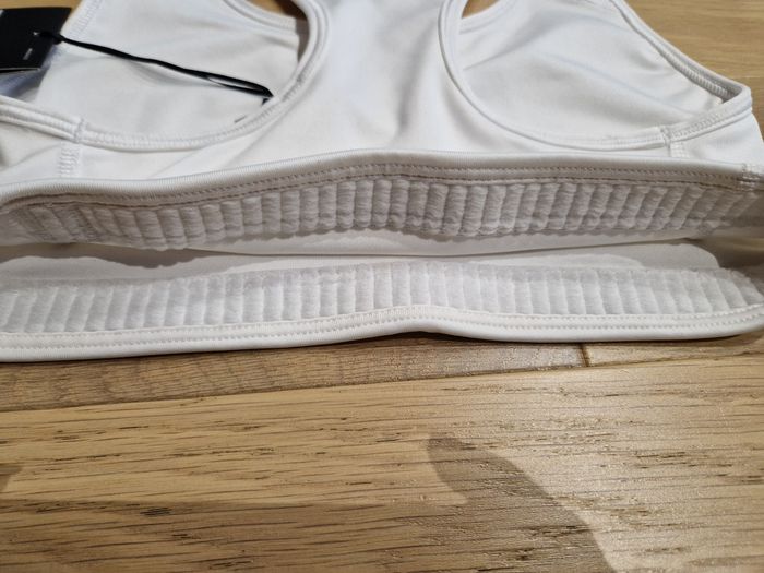 Brassière Nike neuve - photo numéro 8