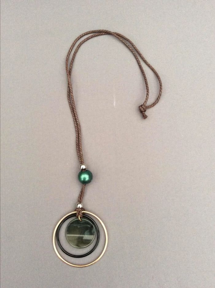 long collier perle verte