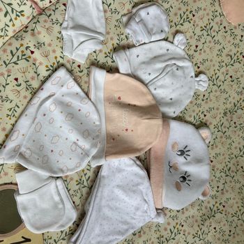 Lot bonnet avec moufles