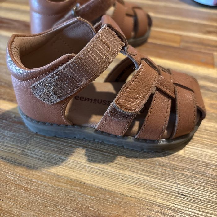 Nu pied marron bon état taille 20 - photo numéro 2
