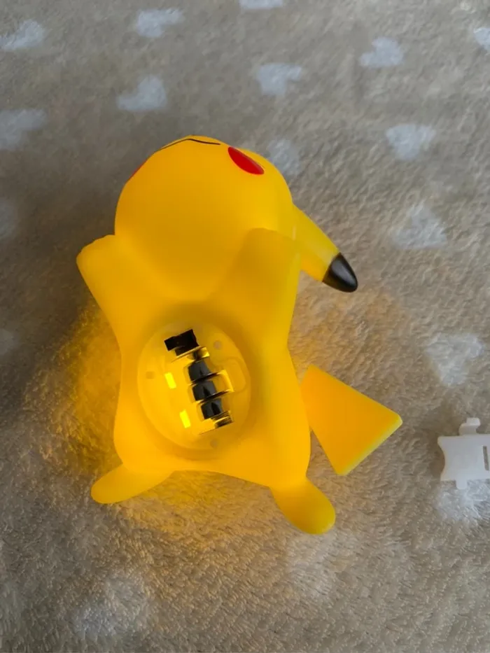 lampe Pikachu veilleuse piles incluses - photo numéro 4