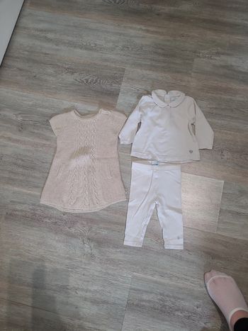 Robe en tricot avec legging blanc et tee shirt