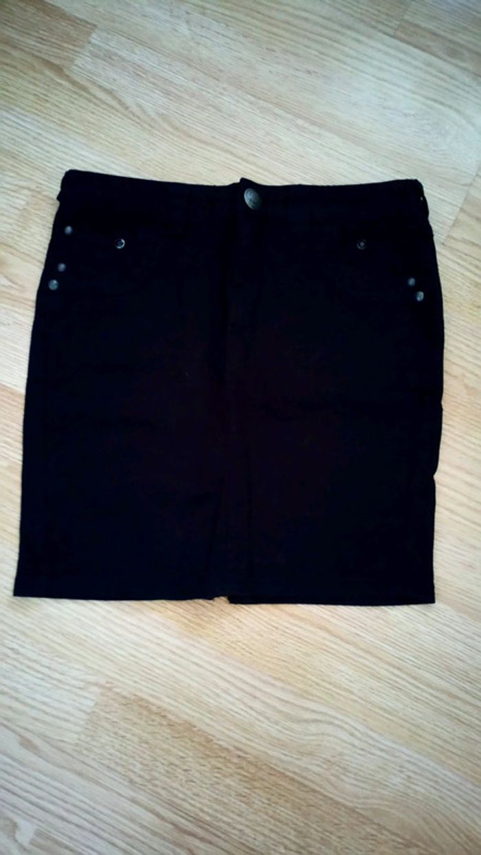 Mini jupe en jean noire liens au dos t36