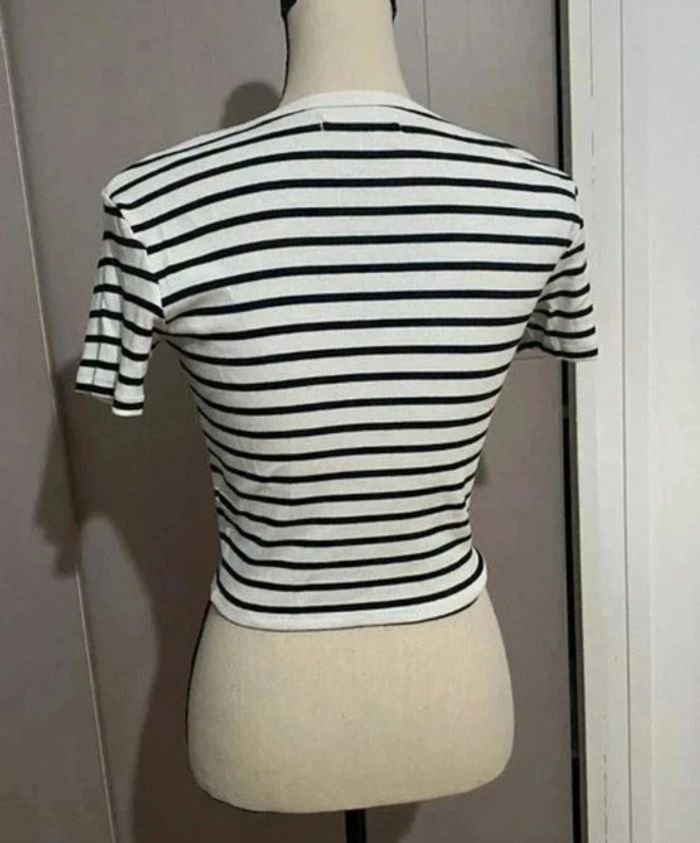 Top court Marin Pull and Bear Taille L - photo numéro 2