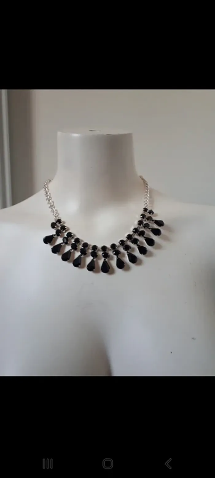 Lot de 2 colliers Plastron noir argenté et doré - photo numéro 2