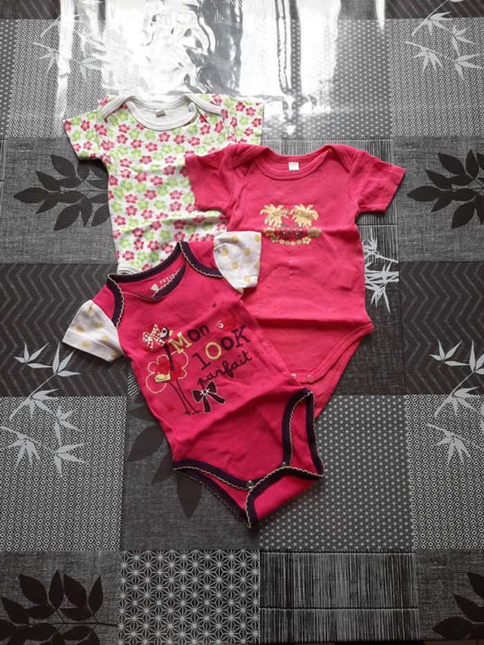 Lot 3 bodys 3 mois fille