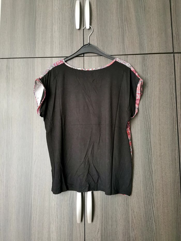 T-shirt motifs géométriques - photo numéro 2