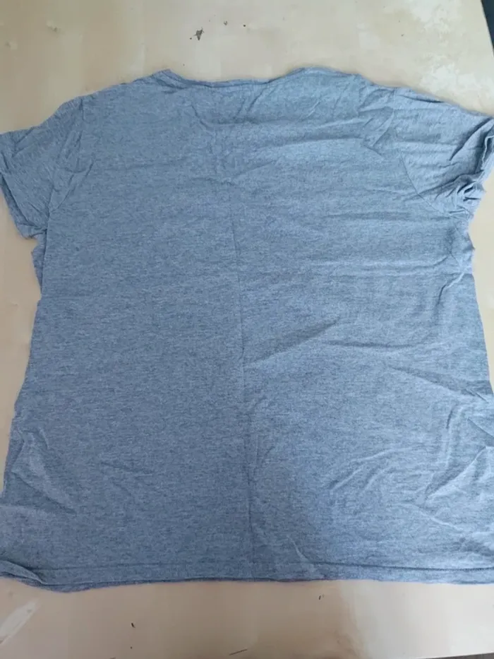 T-shirt avec imprimé dragon coloré - photo numéro 3