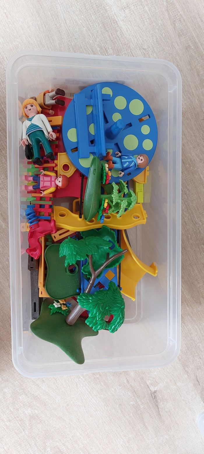Playmobil 5568 Square pour enfant avec jeux