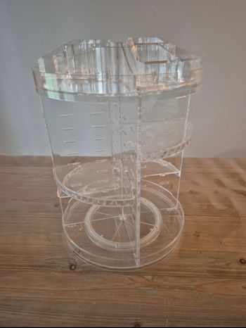 Rangement maquillage rotatif