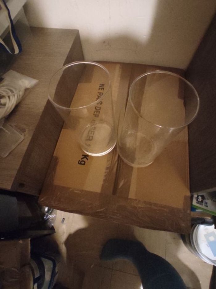 2 vases
