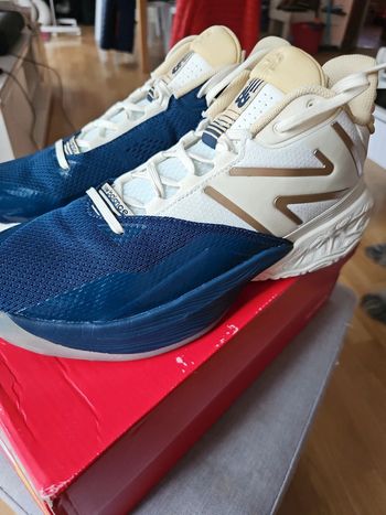 🔥A saisir🔥New Balance CH Two Way T.44,5🏀