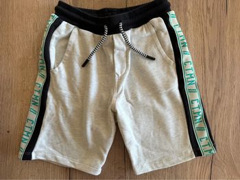Bermuda catimini taille 10 ans neuf sans  étiquette