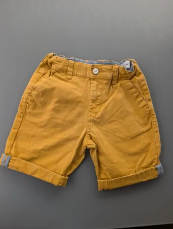Short chic garçon 5/6 ans comme NEUF