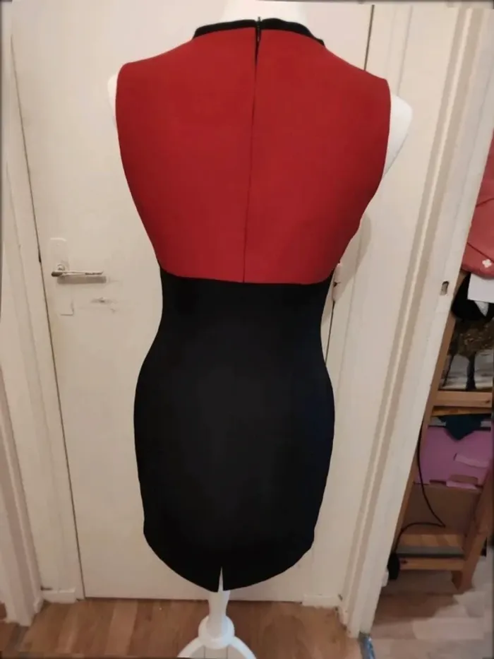 Robe cintrée taille 38 bicolore noire rouge Léa Lauryl Paris - photo numéro 4