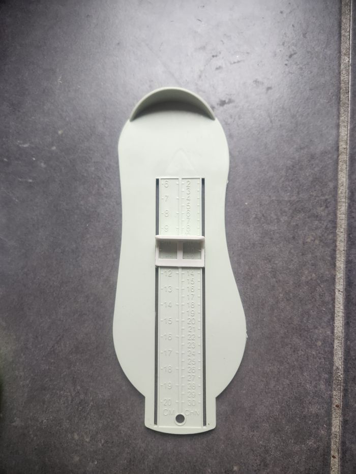 Mesureur de pied enfant - photo numéro 2