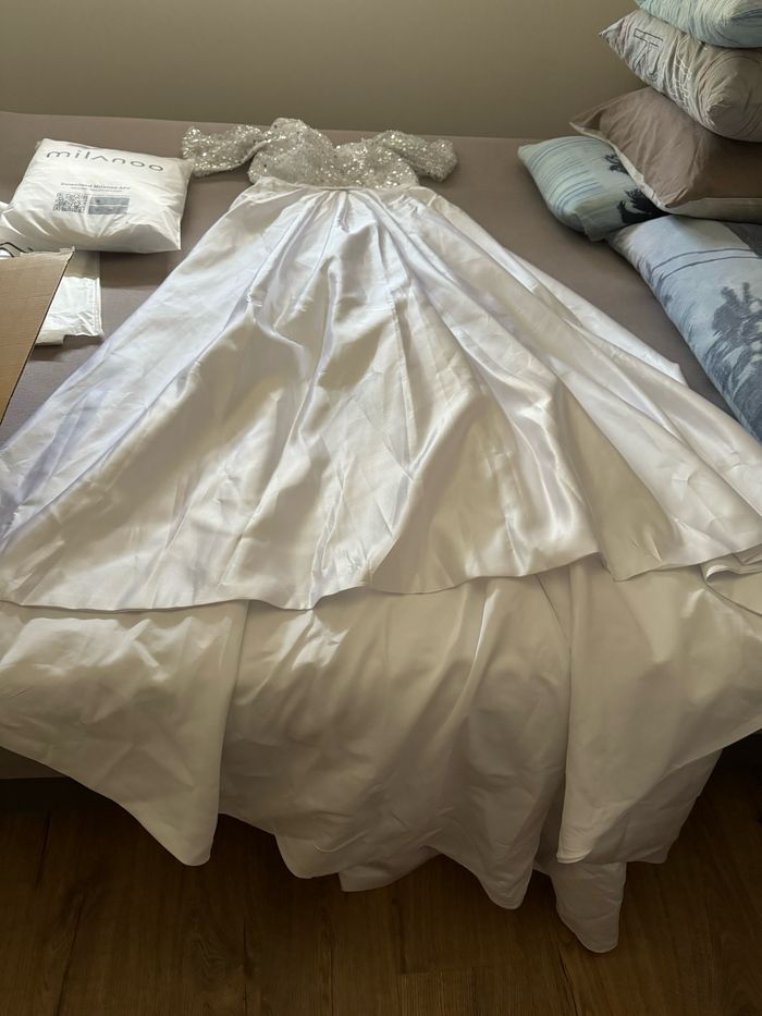 Robe de mariee neuve avec étiquette princesse avec jupon - photo numéro 3