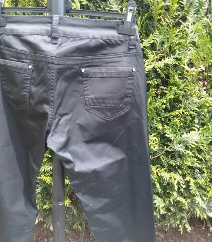 👖pantalon taille 38 simply chic noir effet satinée - photo numéro 3