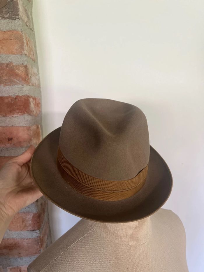 Chapeau vintage taille sur photo - photo numéro 3