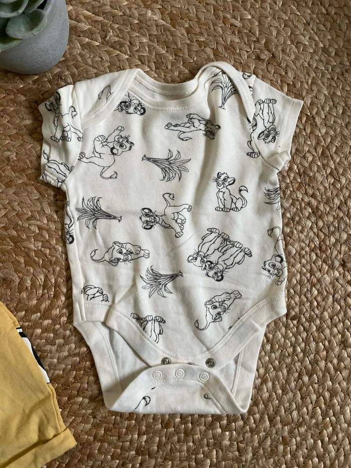 Ensemble roi lion simaba disney primark 3/6 mois - photo numéro 2