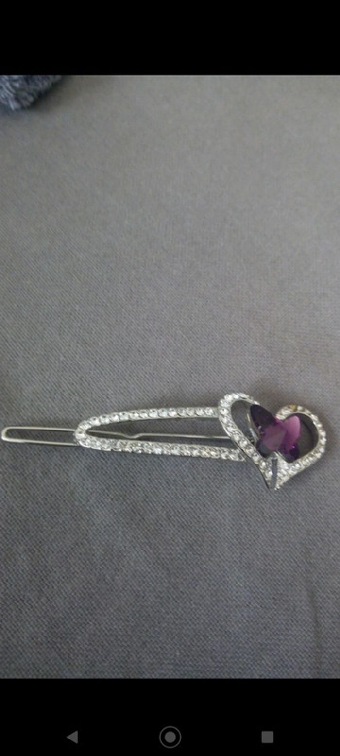 Barrette strass coeur argent et papillon violet