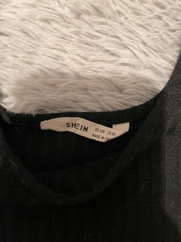 Haut SHEIN 128cm - photo numéro 2