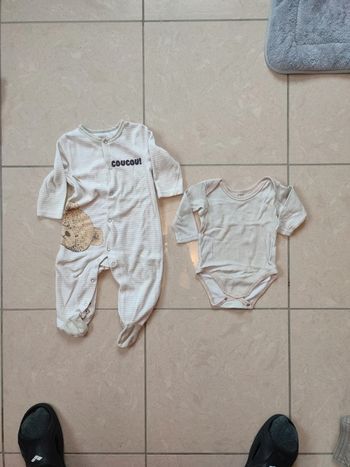 Lot de pyjama et body