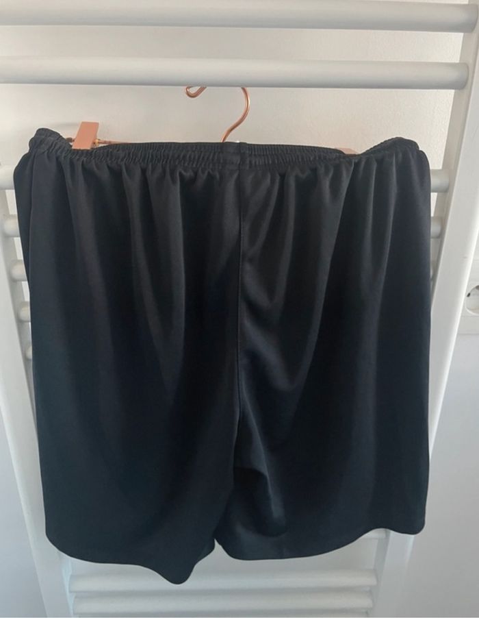 Short sport - Nike homme - taille L - photo numéro 5