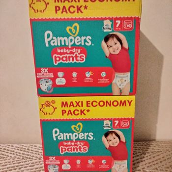 2 cartons de couches Pampers pants taille 7