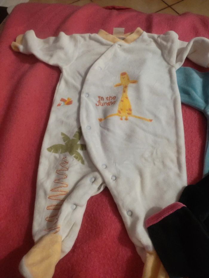 Lot pyjama 3 mois - photo numéro 4