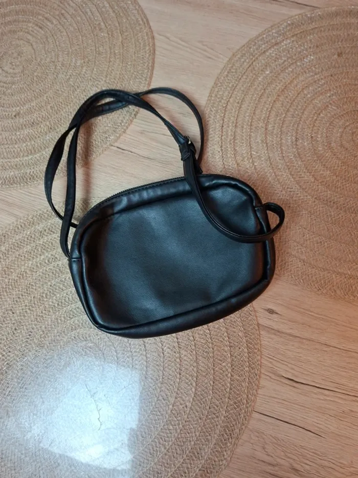 Sac bandoulière noir femme – effet cuir - photo numéro 2