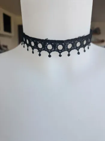 Collier fantaisie ras de cou choker noir