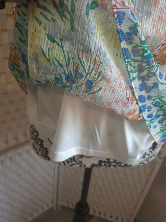 🌸 joli top / blouse fleuri vaporeux Etam détails dorés femme TS / 36 - photo numéro 4