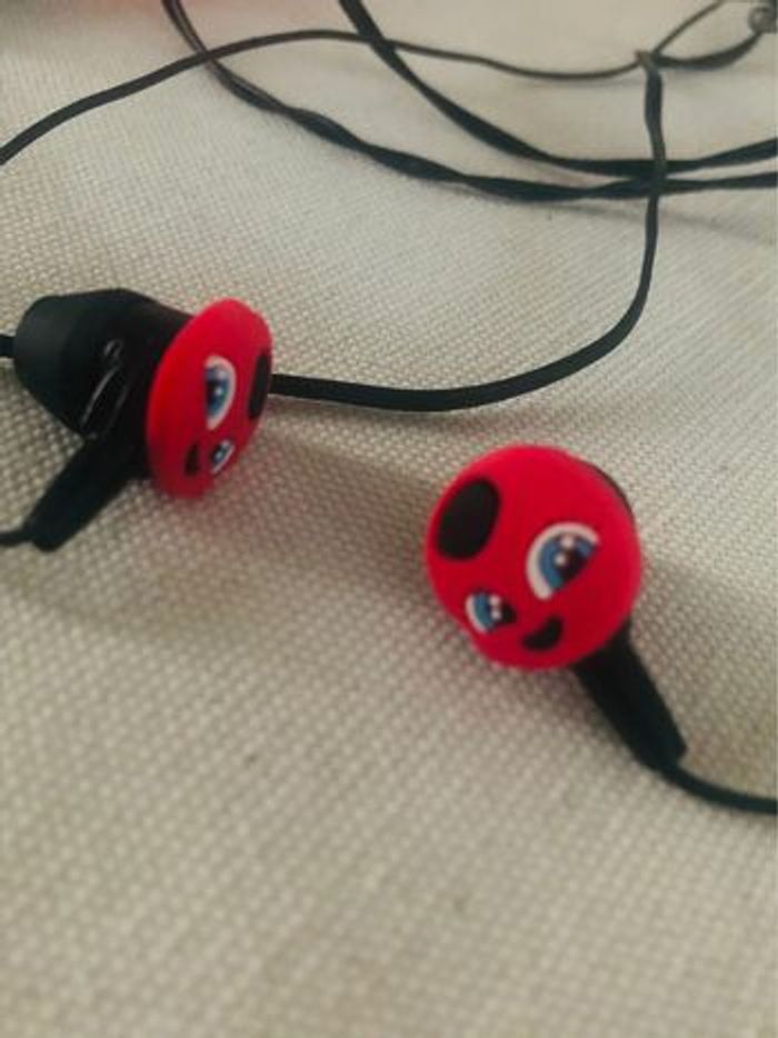 Stylo yoyo miraculous + écouteurs tiki - photo numéro 6